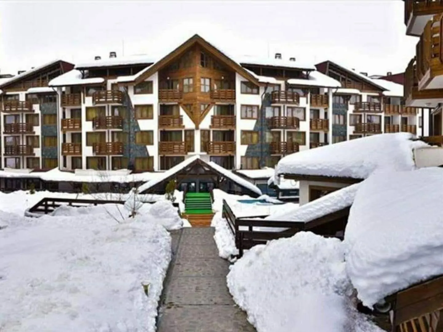 Elegant Apartment Ski Access Premium Spa Bansko